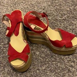 Adorable platform sandals